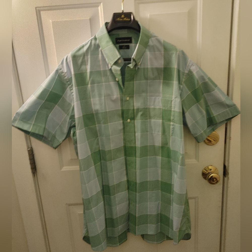 Mens Paul Frederick short sleeve button down shirt.  New without tags.